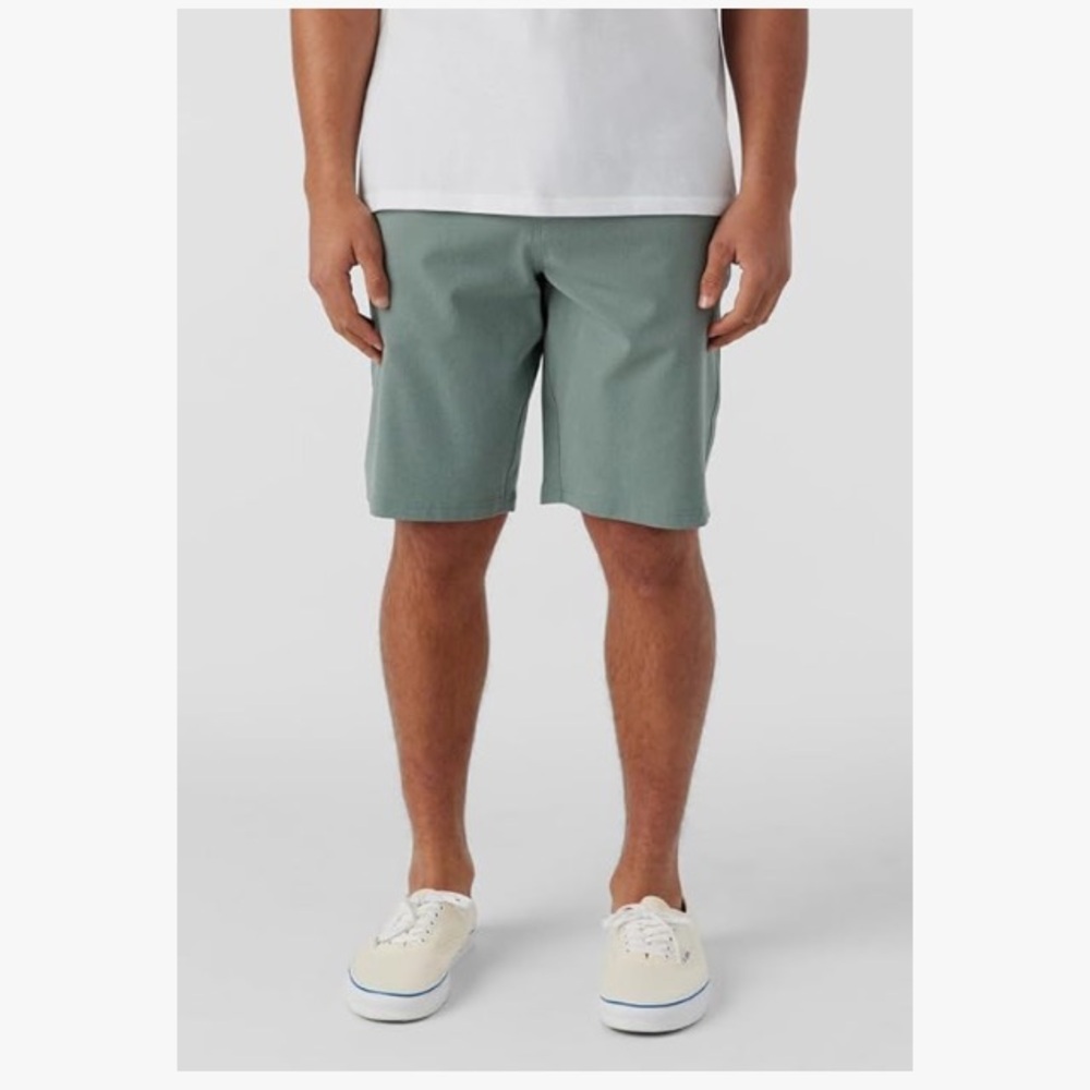 NWT!  O'Neill Men's Sage Green Shorts.